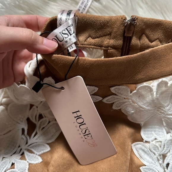 HOUSE OF CB Rayna Dress Tan And White - Picture 4 of 4